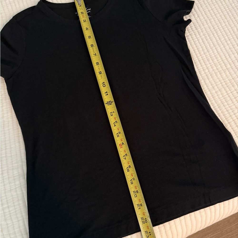 Banana Republic Factory Timeless Crewneck T-Shirt (Size S) - Picture 6 of 6
